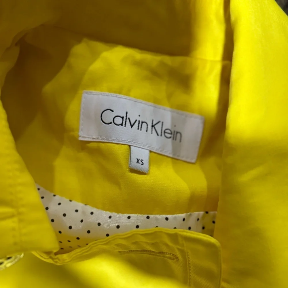 Women’s Michael Kors yellow coat. Size xs